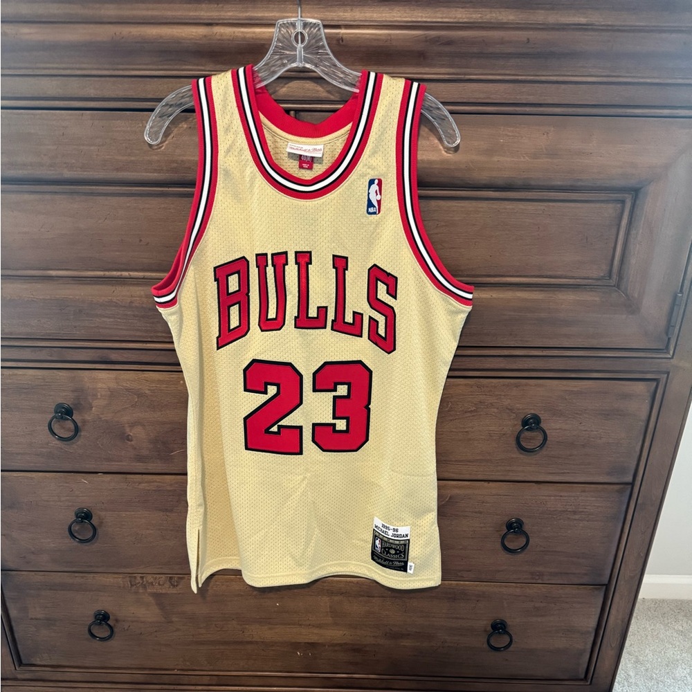 Mitchell & Ness Bulls Jersey - Gold and Red